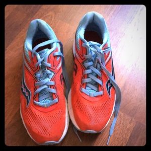 Saucony running shoes 10.5